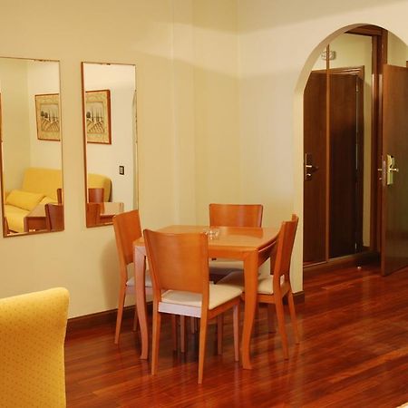 Hostal Los 5 Pinos Madrid Exterior photo